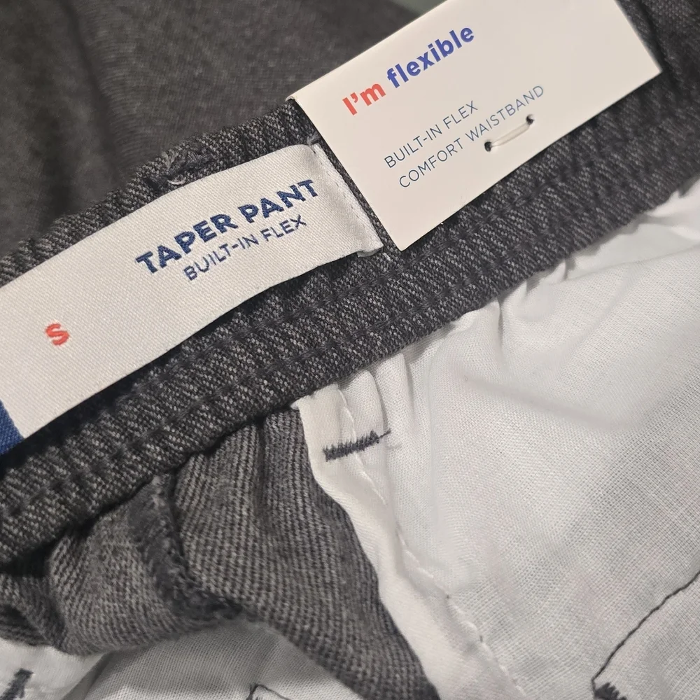 Old Navy Loose Taper Built-In Flex Pleated Chino Pants